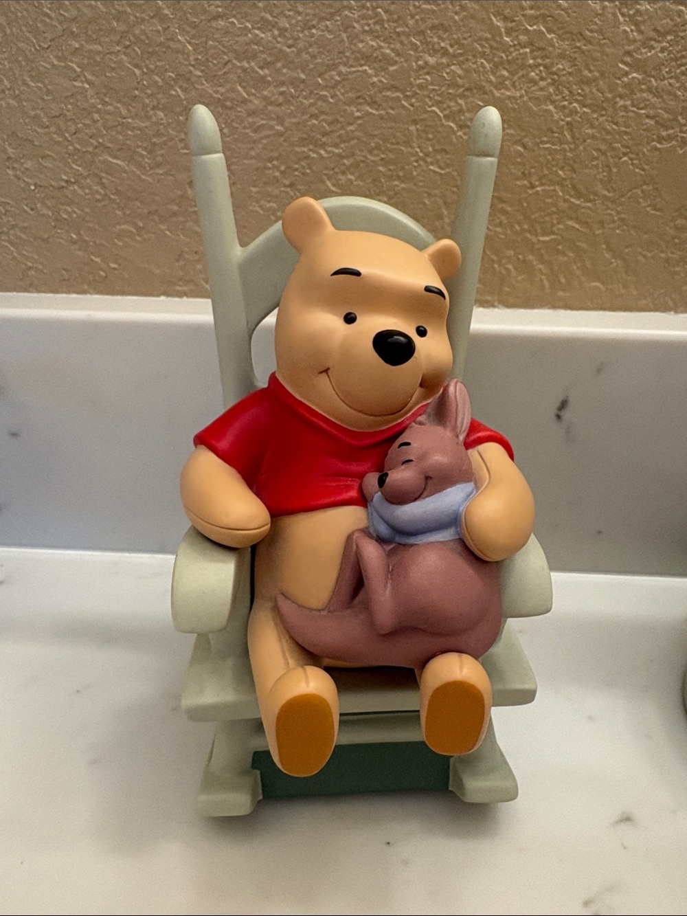 Retired Disney Pooh & Friends Figurine Sweet Dreams, Little One
